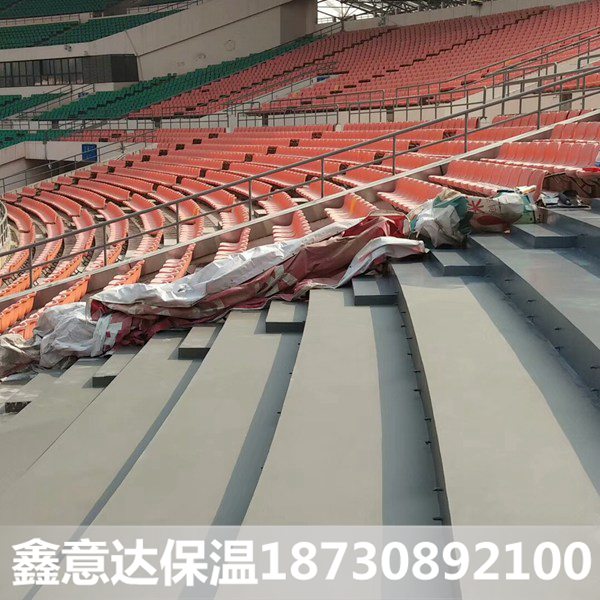 體育看臺(tái)聚脲噴涂